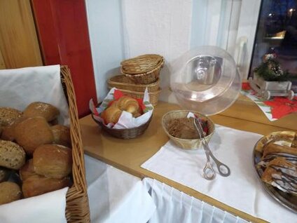 Hotel-Heinz-Plauen__Backwaren-zum-Fruehstueck-02__500x375