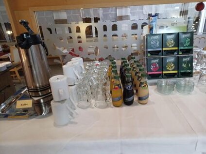 Hotel-Heinz-Plauen__Saefte-und-Teevielfalt-zum-Fruehstueck__500x375